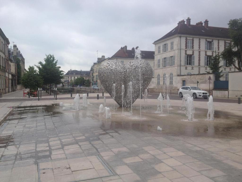 Ferienwohnung Le St Frobert Au Coeur De Troyes Exterior foto